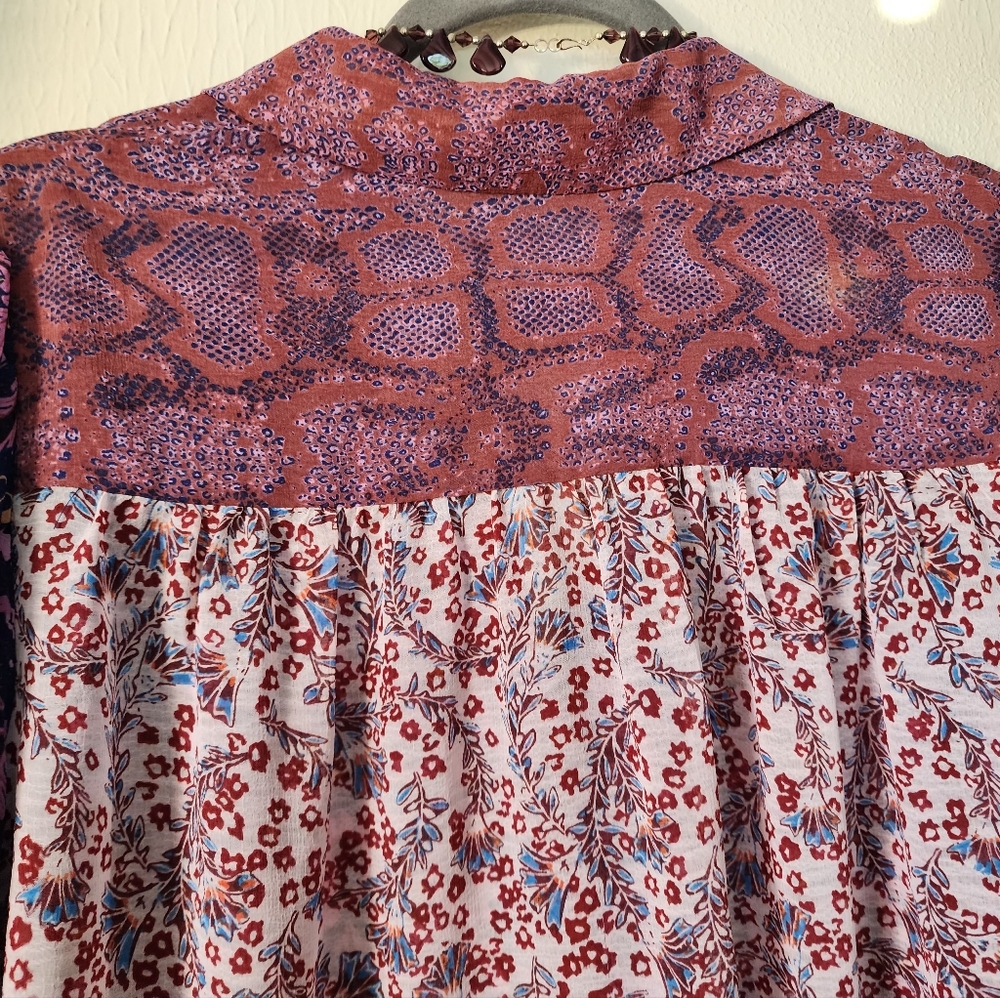 Chelsea & Theodore Purple Pink Graphic Long Sleeve Blouse - Picture 5 of 5